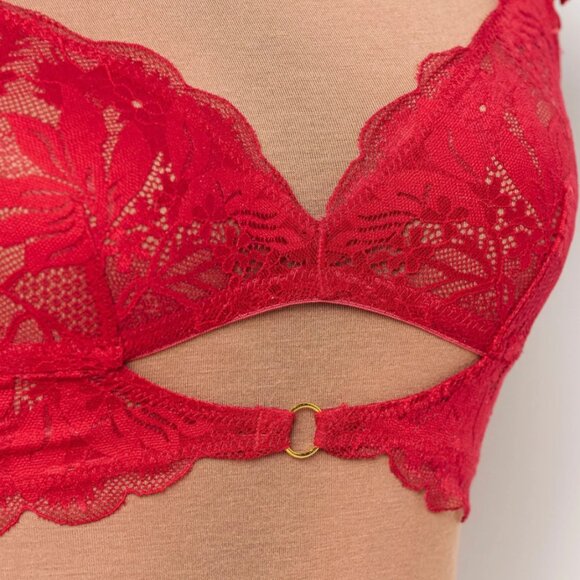 New Mentionables Red Lace Mesh Keyhole Bralette & High Leg Crotchless Panty Smal - Picture 7 of 14